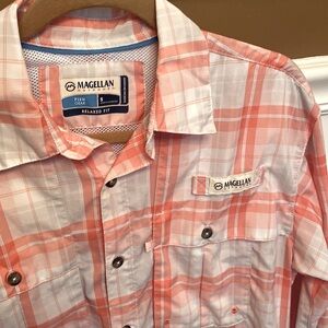 Magellan Fish Gear Mens Sz S Long Sleeve Relaxed Fit Vented Orange/Peach Plaid